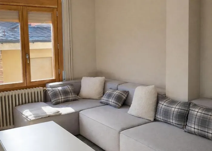 Cal Querol 3, Sky Inside